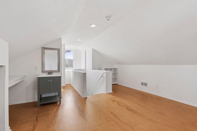 949 Benhill Road, Saint Paul, MN 55105