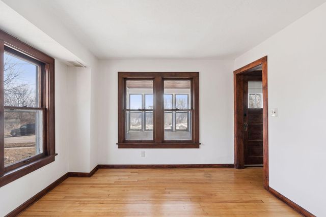 949 Benhill Road, Saint Paul, MN 55105