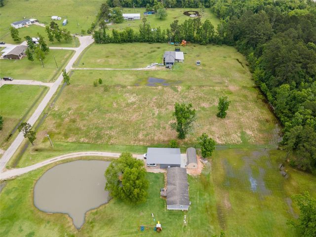 650 County Road 6611, Dayton, TX 77535
