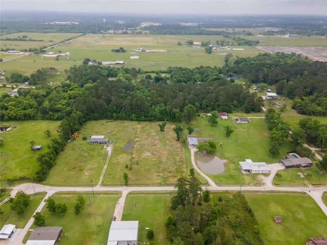 650 County Road 6611, Dayton, TX 77535