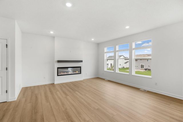 18347 Glancy Way, Lakeville, MN 55044