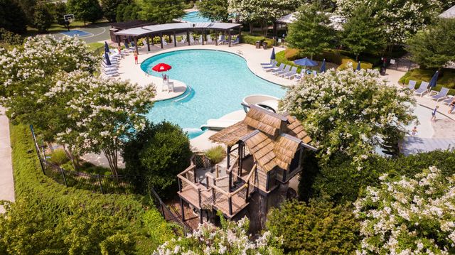 8424 Solstice Dr, College Grove, TN 37046