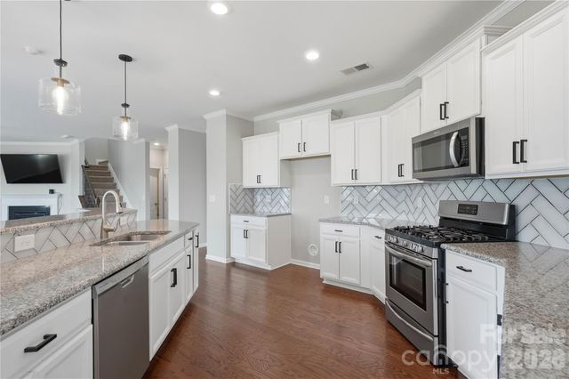 13731 Canterbury Castle Drive, Charlotte, NC 28273