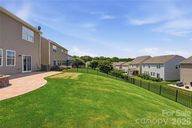 13731 Canterbury Castle Drive, Charlotte, NC 28273