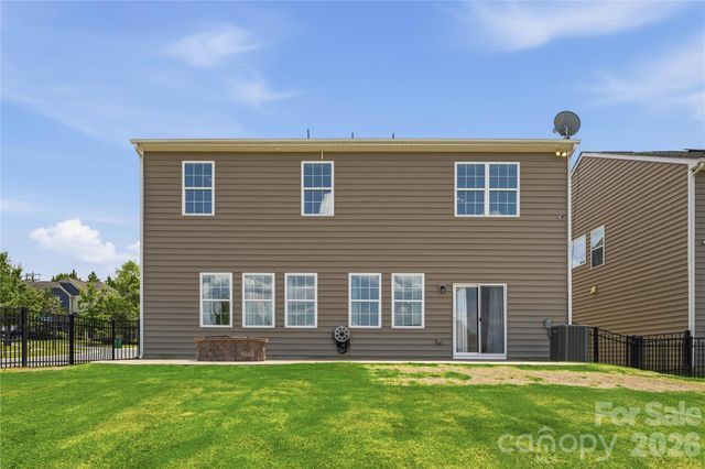 13731 Canterbury Castle Drive, Charlotte, NC 28273