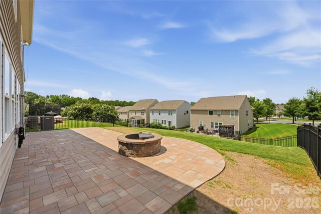 13731 Canterbury Castle Drive, Charlotte, NC 28273