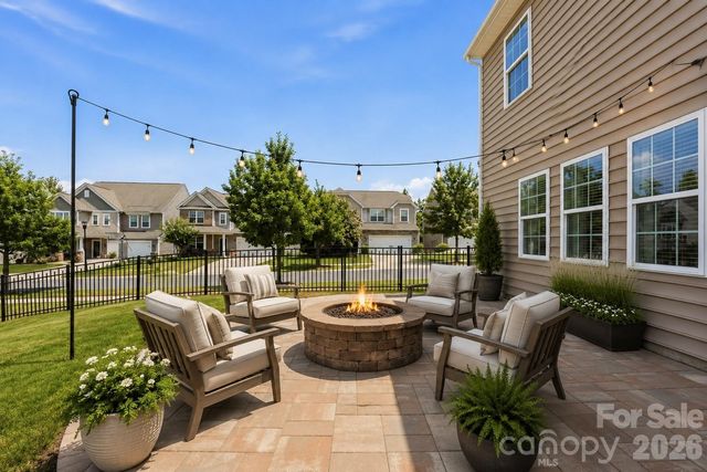 13731 Canterbury Castle Drive, Charlotte, NC 28273