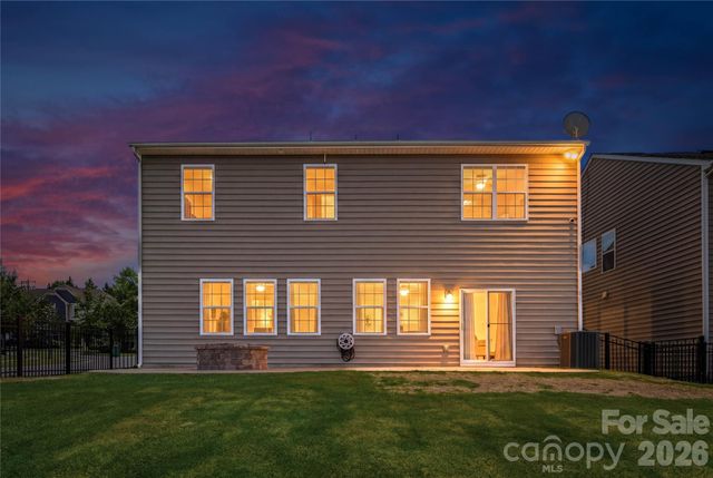 13731 Canterbury Castle Drive, Charlotte, NC 28273