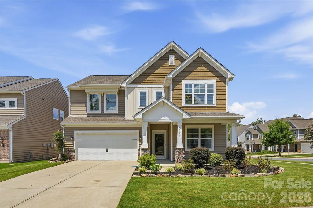 13731 Canterbury Castle Drive, Charlotte, NC 28273