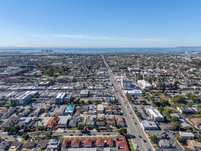 210-212 Del Mar Ave., Chula Vista, CA 91910