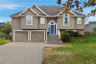 11004 N Hunter Avenue, Kansas City, MO 64157