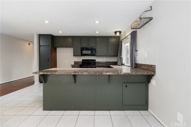 121 Genoa, Upland, CA 91786