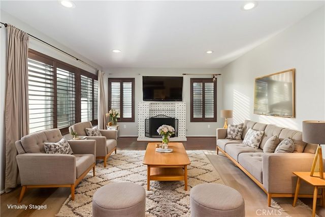 121 Genoa, Upland, CA 91786