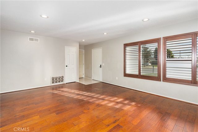 121 Genoa, Upland, CA 91786