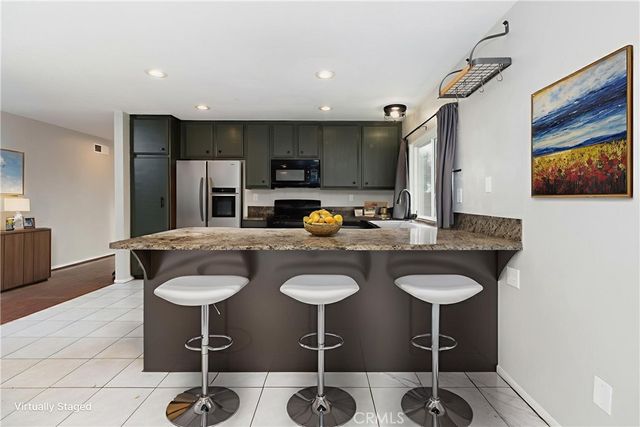 121 Genoa, Upland, CA 91786