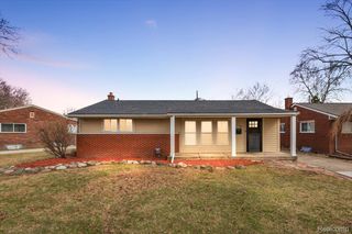 32076 Saint Annes Drive, Warren, MI 48092