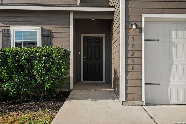 12250 COMMANDER DR, San Antonio, TX 78252