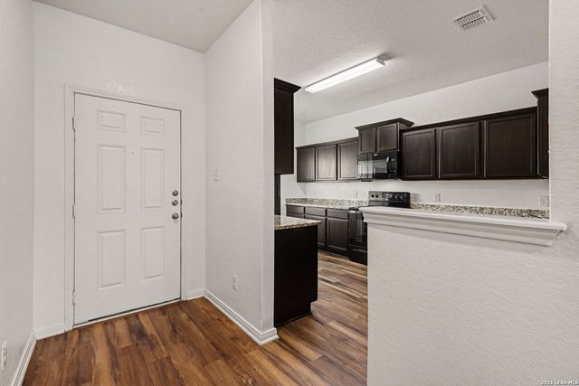12250 COMMANDER DR, San Antonio, TX 78252