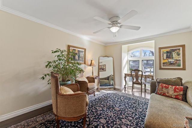 1243 Woodcrest Circle, Bloomfield Hills, MI 48304