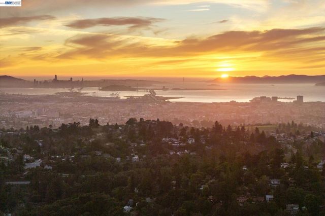 6801 ARMOUR DRIVE, Oakland, CA 94611