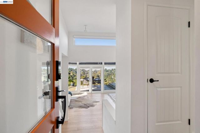 6801 ARMOUR DRIVE, Oakland, CA 94611