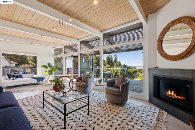 6801 ARMOUR DRIVE, Oakland, CA 94611