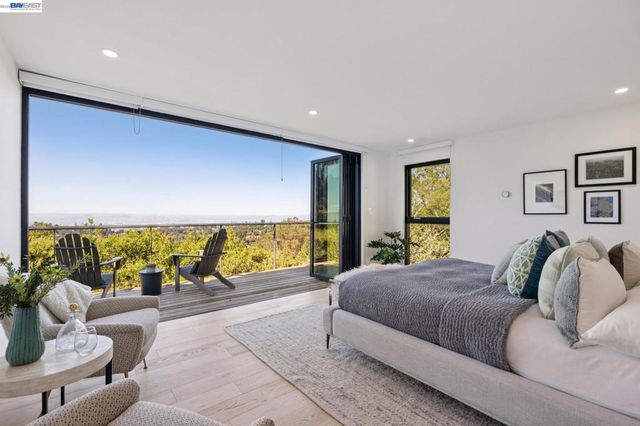 6801 ARMOUR DRIVE, Oakland, CA 94611