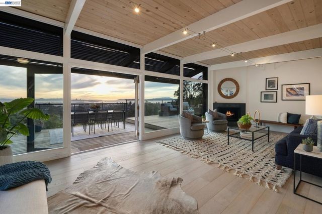 6801 ARMOUR DRIVE, Oakland, CA 94611