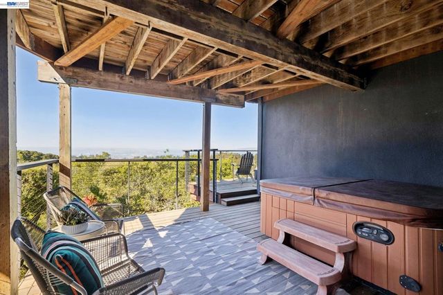 6801 ARMOUR DRIVE, Oakland, CA 94611