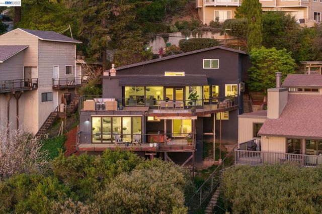 6801 ARMOUR DRIVE, Oakland, CA 94611