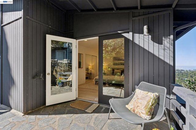 6801 ARMOUR DRIVE, Oakland, CA 94611