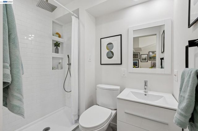 6801 ARMOUR DRIVE, Oakland, CA 94611