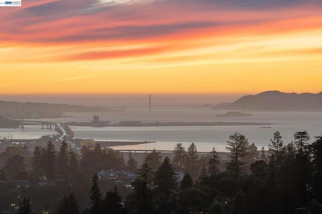 6801 ARMOUR DRIVE, Oakland, CA 94611