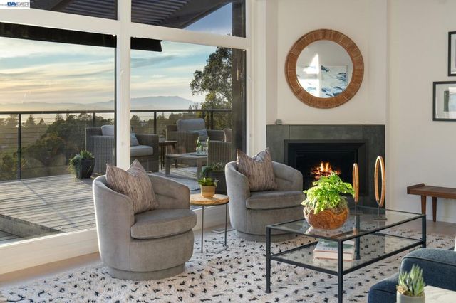 6801 ARMOUR DRIVE, Oakland, CA 94611