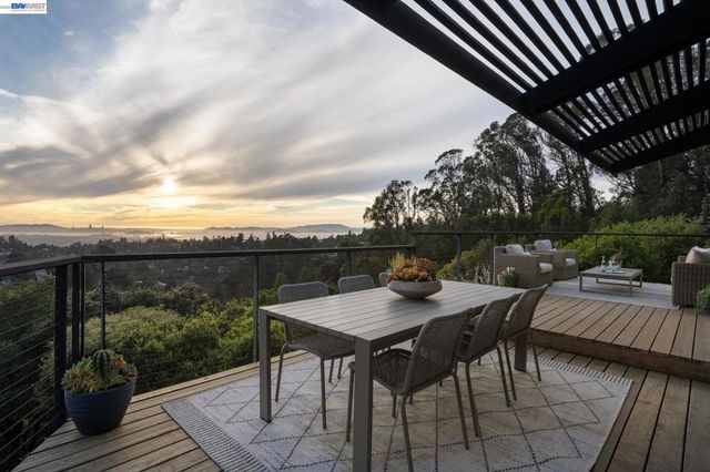 6801 ARMOUR DRIVE, Oakland, CA 94611