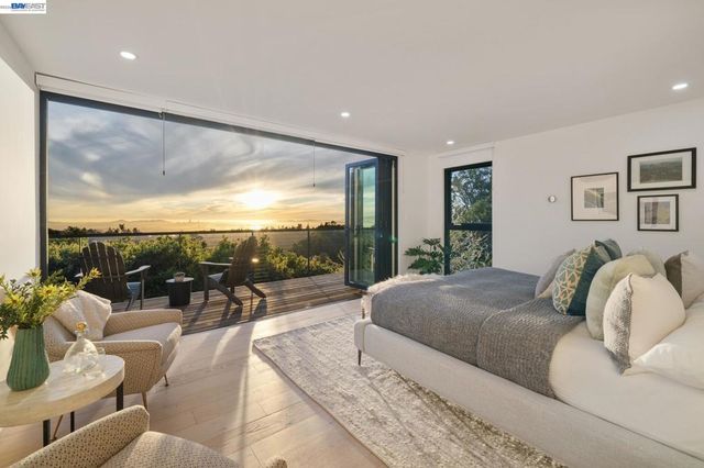 6801 ARMOUR DRIVE, Oakland, CA 94611