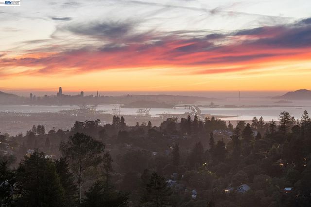 6801 ARMOUR DRIVE, Oakland, CA 94611