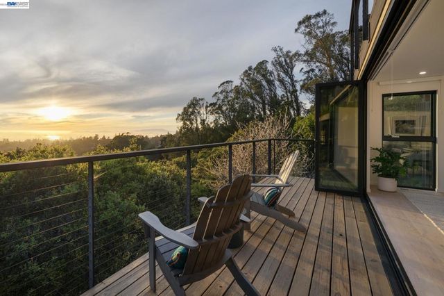 6801 ARMOUR DRIVE, Oakland, CA 94611