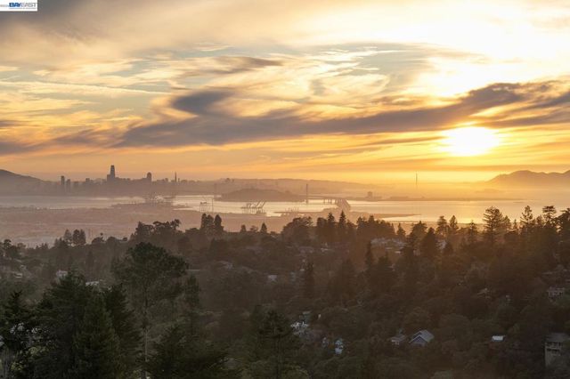 6801 ARMOUR DRIVE, Oakland, CA 94611