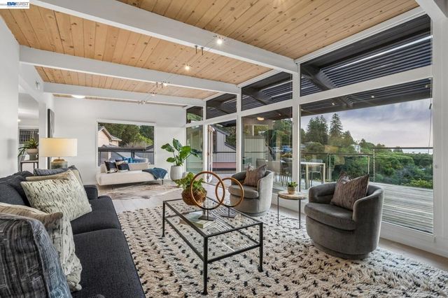 6801 ARMOUR DRIVE, Oakland, CA 94611