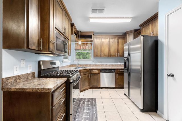 7200 Wardman DR, Del Valle, TX 78617