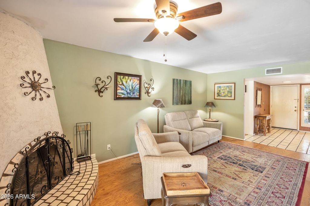 Image 14 of property listing at 2638 E DESERT COVE Avenue, Phoenix, AZ 85028