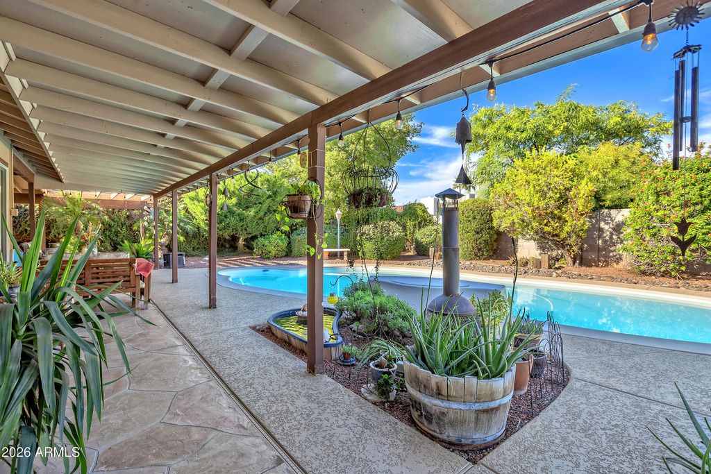 Image 3 of property listing at 2638 E DESERT COVE Avenue, Phoenix, AZ 85028