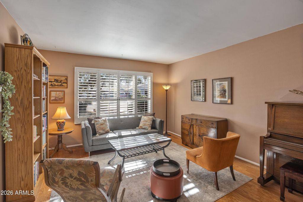 Image 7 of property listing at 2638 E DESERT COVE Avenue, Phoenix, AZ 85028