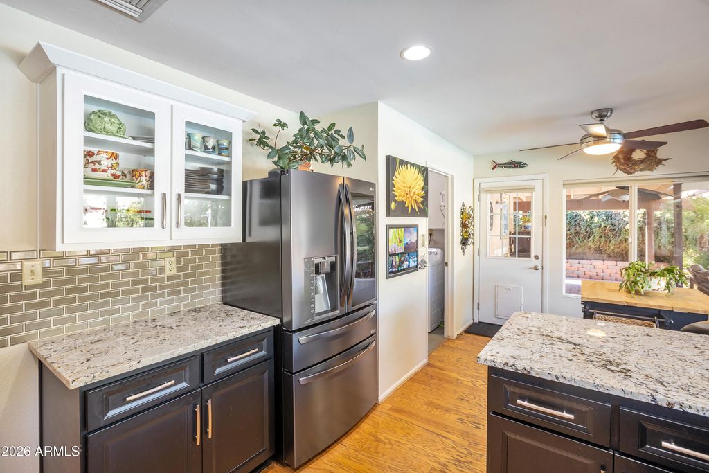 Image 8 of property listing at 2638 E DESERT COVE Avenue, Phoenix, AZ 85028