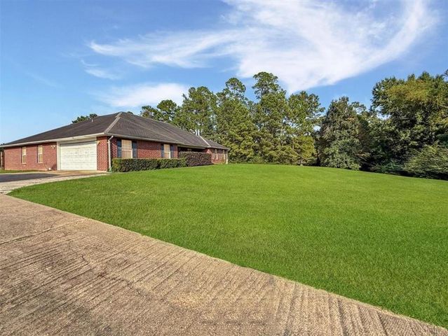 710 Woodland Dr Drive, Leesville, LA 71446