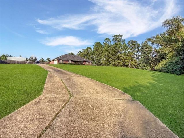 710 Woodland Dr Drive, Leesville, LA 71446