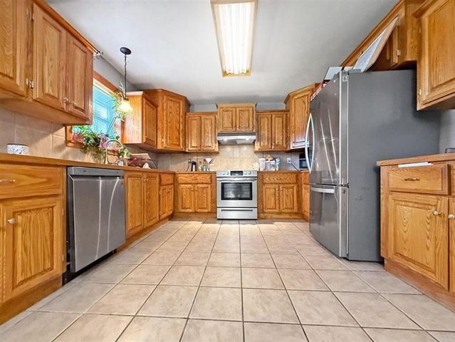 710 Woodland Dr Drive, Leesville, LA 71446