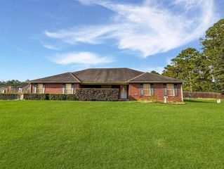 710 Woodland Dr Drive, Leesville, LA 71446