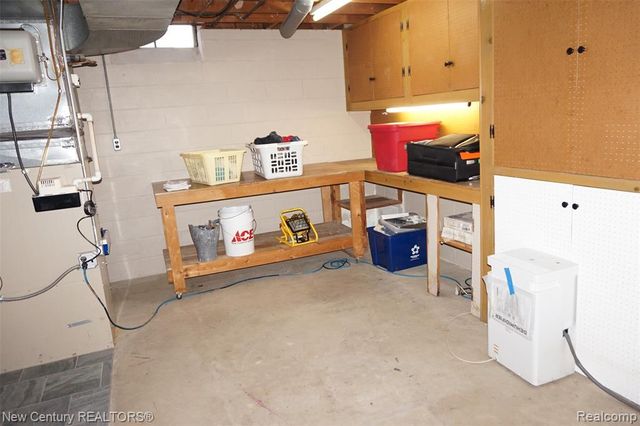 220 S Marias Avenue, Clawson, MI 48017